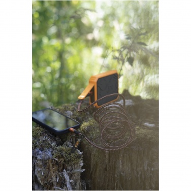 Xtorm XR201 Xtreme 10.000 mAh 20W QC3.0 waterproof rugged power bank with torch