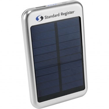 Bask 4000 mAh päikesepaneeliga akupank logoga – detailvaade 5
